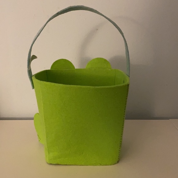 Large Felt Frog Basket - Picture 2 of 4